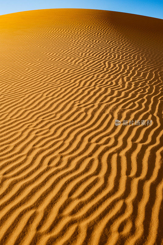 沙子和Erg Chebbi沙漠，Merzouga，摩洛哥，北非